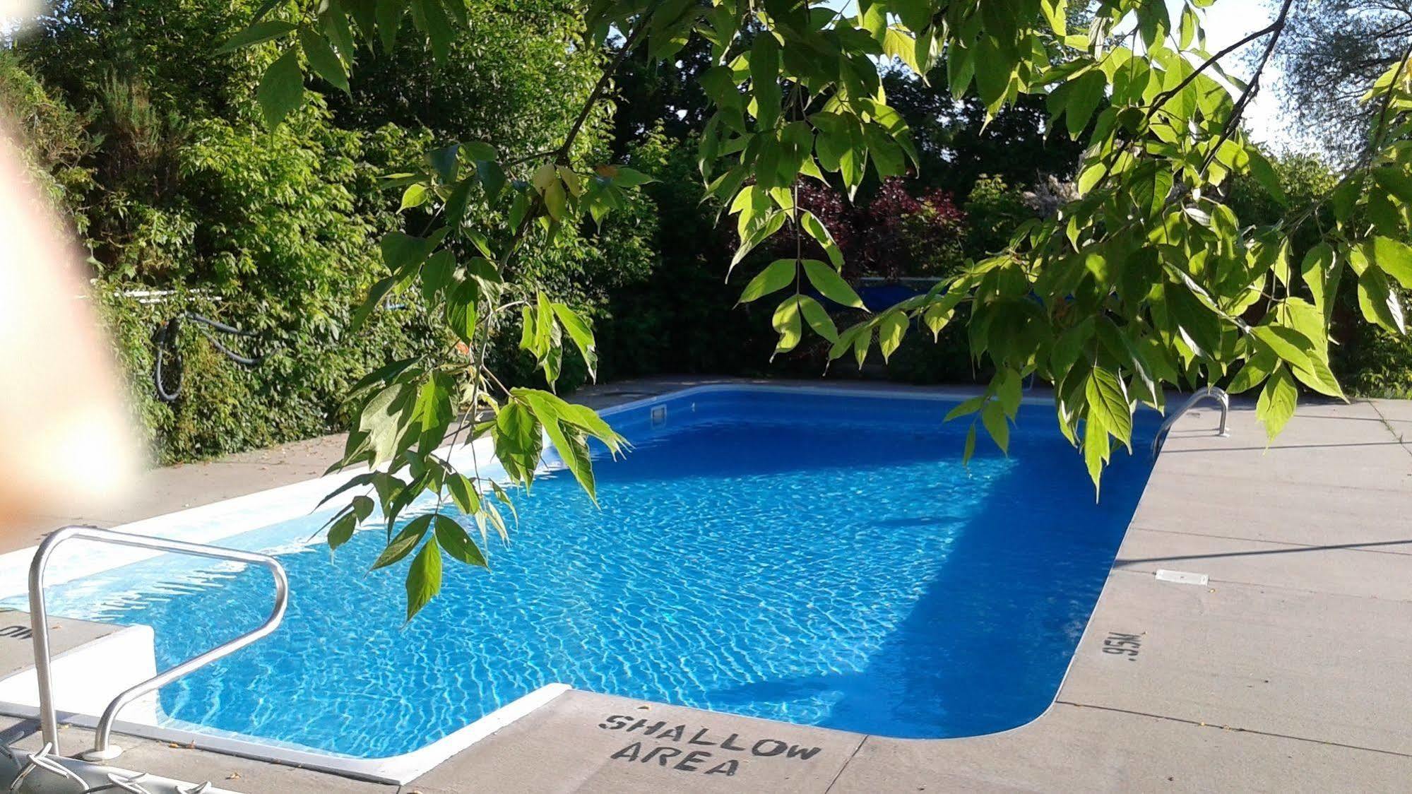 واساغا بيتش Villa Nova Motel المظهر الخارجي الصورة